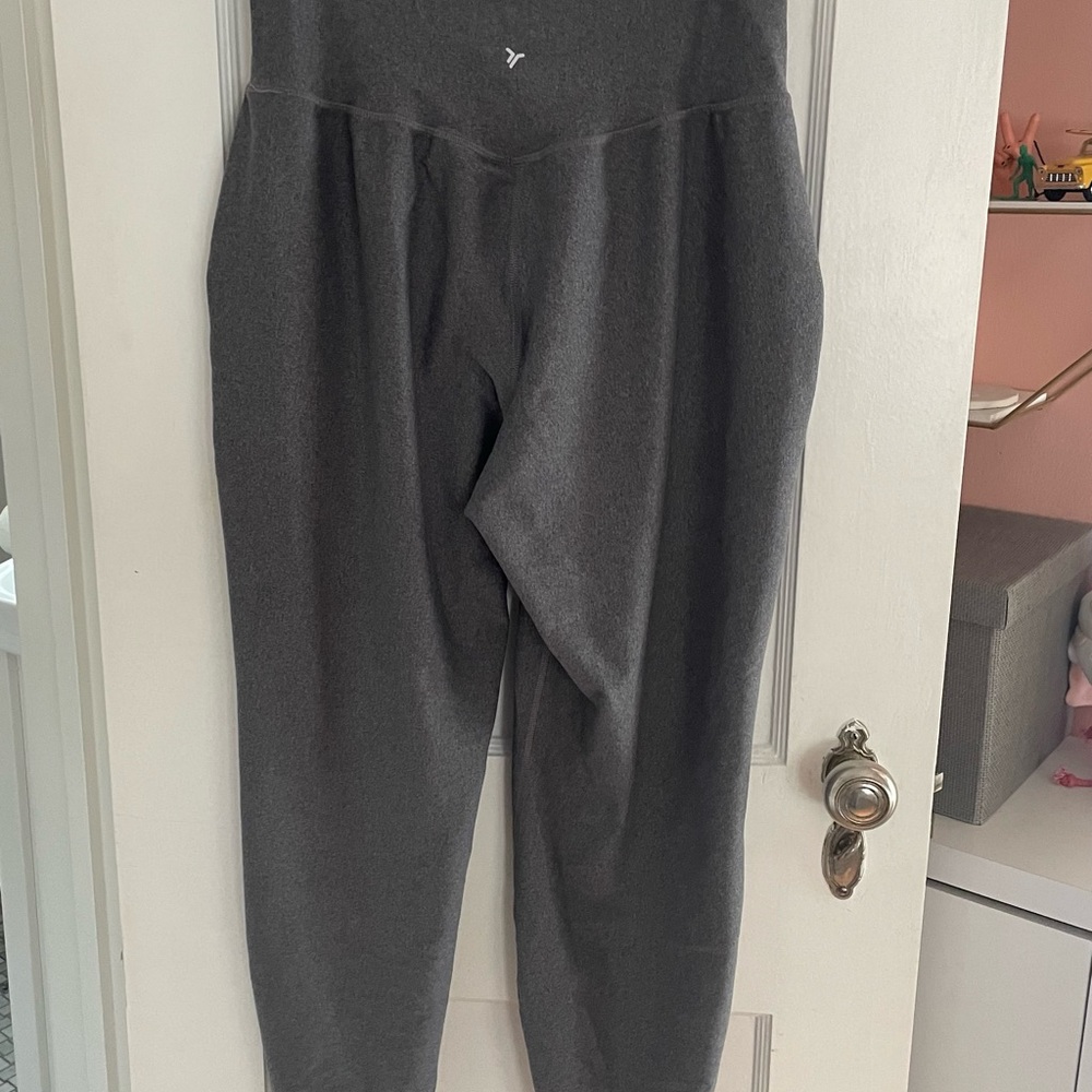 Old Navy Women's Active Powersoft Go-Dry High-Rise Leggings/Joggers - Picture 2 of 10